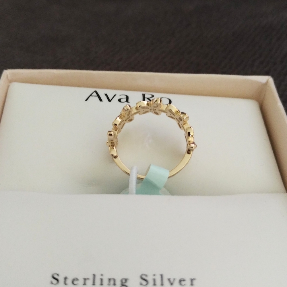 ✨️HP 2X✨️ Ava Ro🚣 Connecting Gold💛 Flowers🌼 Ring💍 - Picture 10 of 16